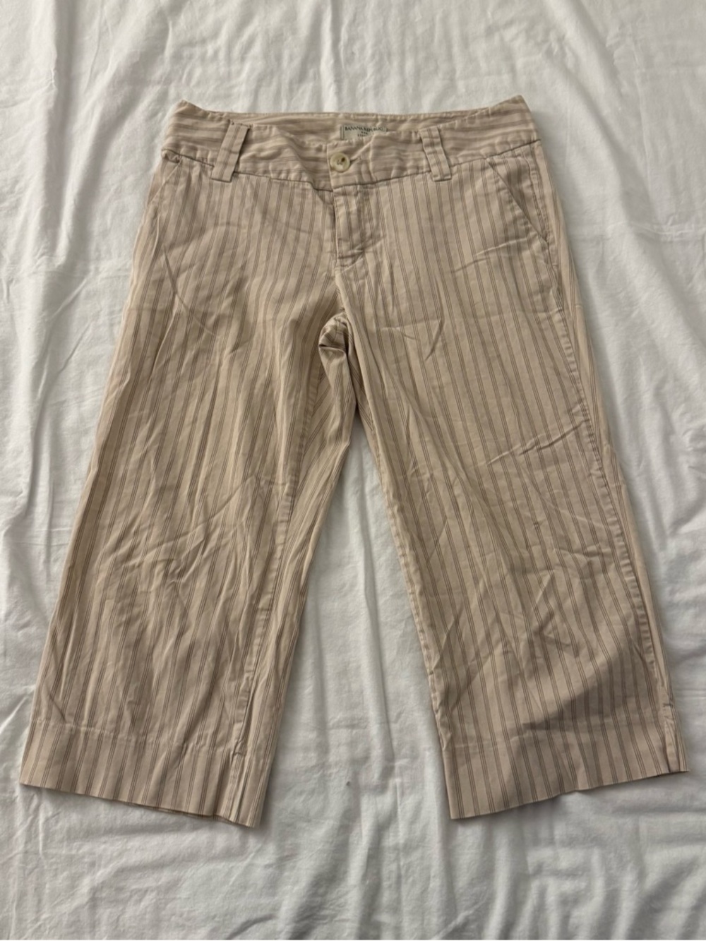 Banana Republic cream pinstripe capri pants Size 4
